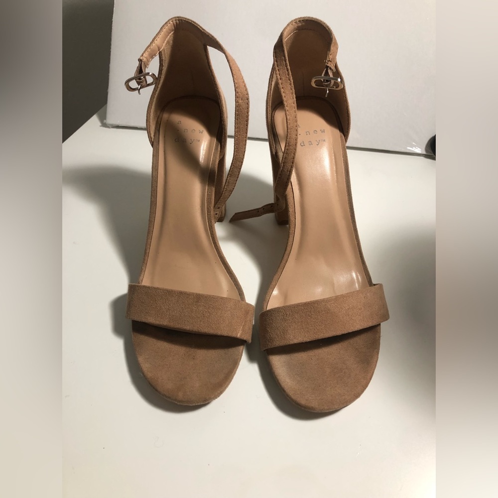 “A New Day” tan high heels size 7.5